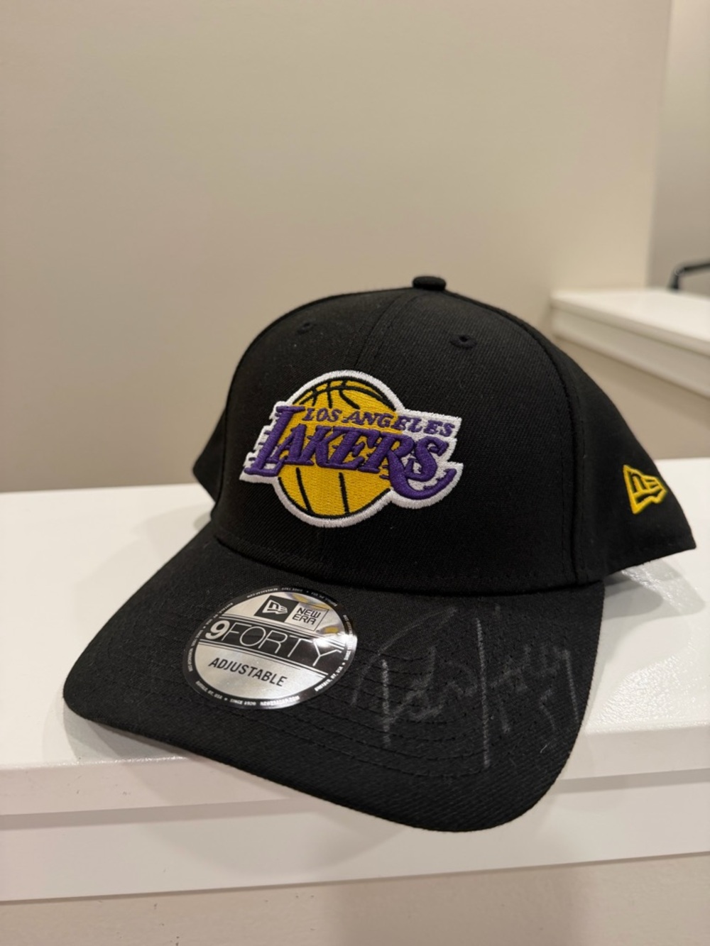 New Era Los Angeles Lakers Black and Gold Logo Cap
